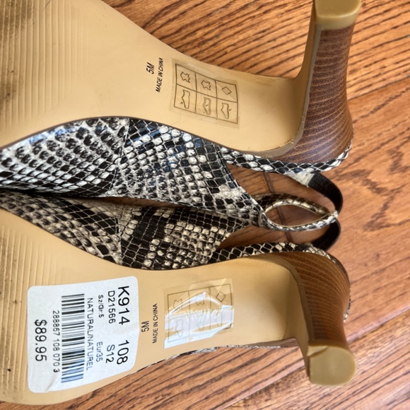 Le Chateau Snake Skin Sling Back Pumps - US 5M - Picture 2 of 7